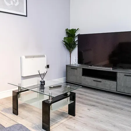 1 Bedroom Apartment In Chorlton Central-3