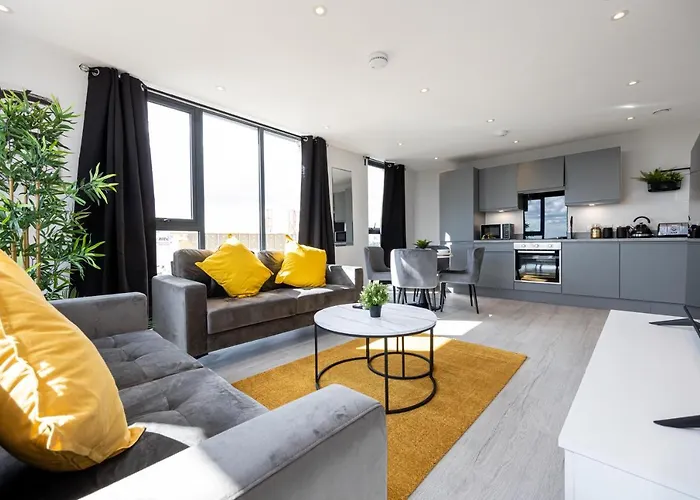 Contemporary 3 Bedrooms Manchester City